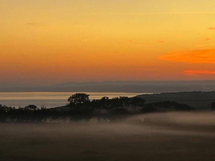 Carreg Y Gwynt Campsite - Touring And Tent Pitches Hotel Llanarth  Buitenkant foto